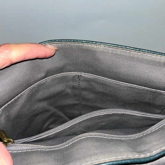 Pre loved pebbled leather fossil crossbody handbag - Picture 15 of 16